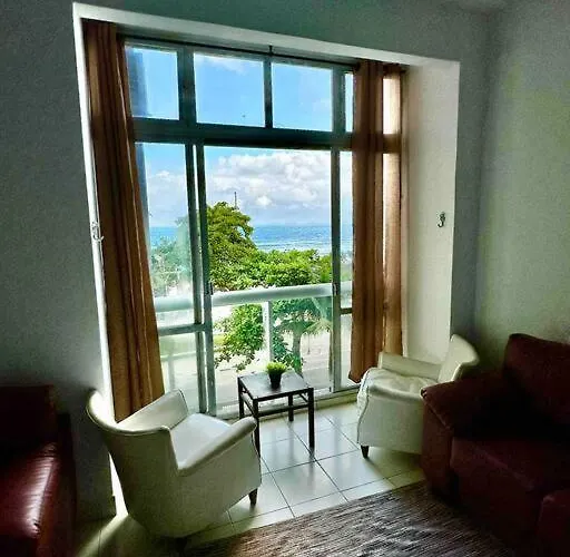 De frente ao mar, próximo ao shopping Apartamento Guarujá